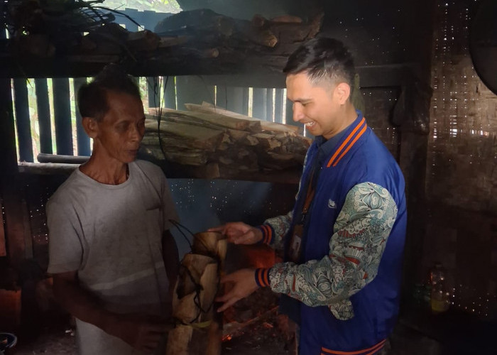 Menembus Kabut Cianjur Selatan: Dedikasi Mantri BRI Dampingi Penyadap Gula Aren