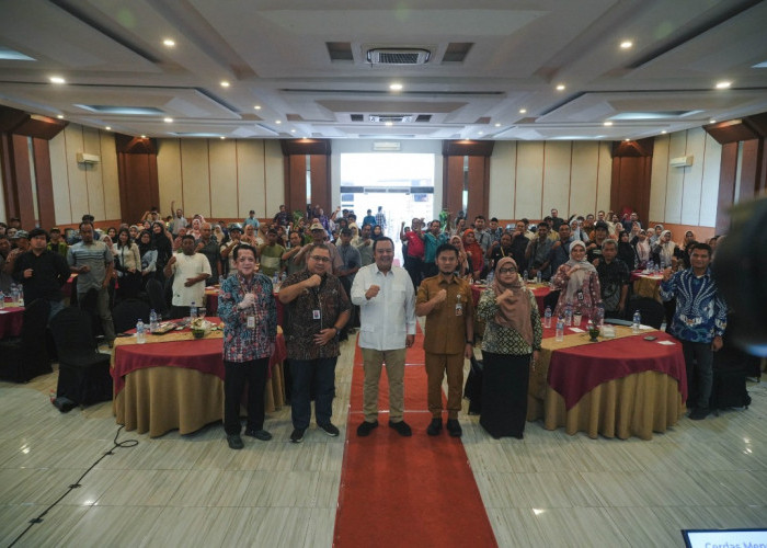 Bupati Tegal Dorong Percepatan Sertifikasi Halal UMKM dan Edukasi Keuangan Digital