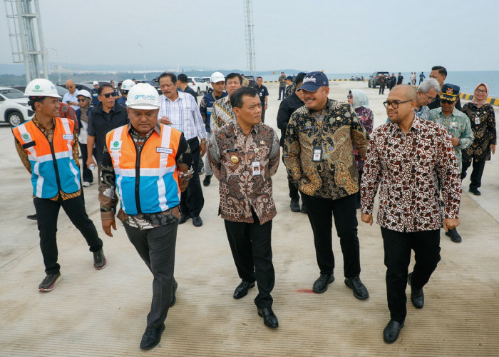 Agustus Pelabuhan Batang Siap Beroperasi, Bongkar Muat Barang Lebih Efesien 