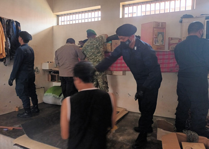 Razia Gabungan Lapas Slawi: Barang Terlarang Disita, Tes Urine Negatif