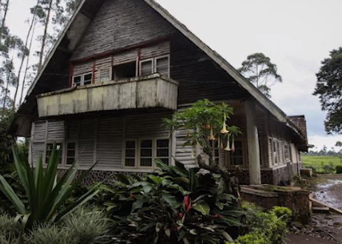 The History and Mystery of the Pangalengan Satanic House, West Java