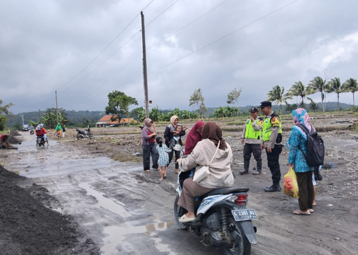 Tanggul Kali Keruh Jebol, Bencana Banjir Mengancam Warga di Brebes Selatan