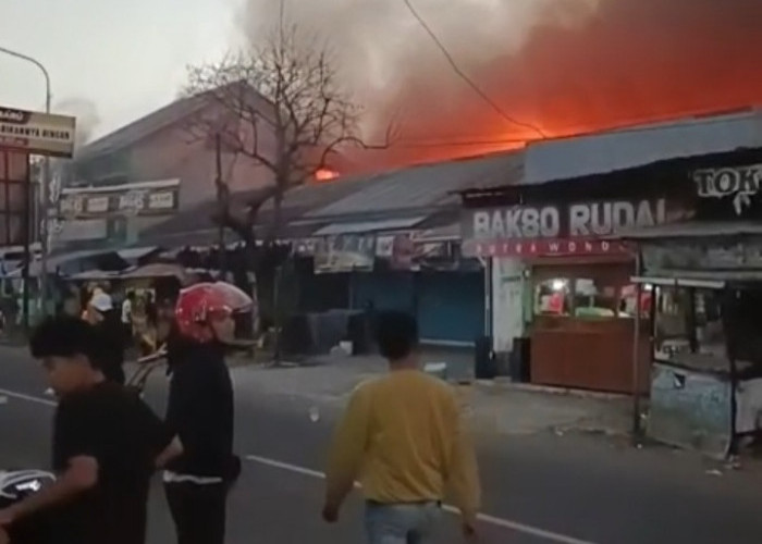 Pasar Belik Pemalang Kebakaran, Empat Mobil Damkar Dikerahkan