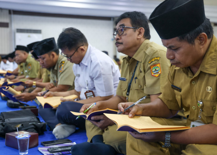 ASN Pemprov Jateng Ikuti Ngaji Bandongan Sambut Hari Santri Nasional 2025