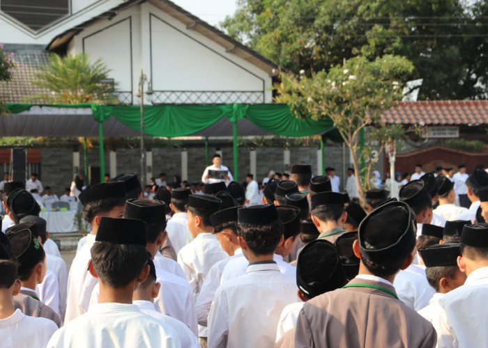 Kota Tegal Tuan Rumah Hari Santri 2026, Gubernur Soroti Beasiswa