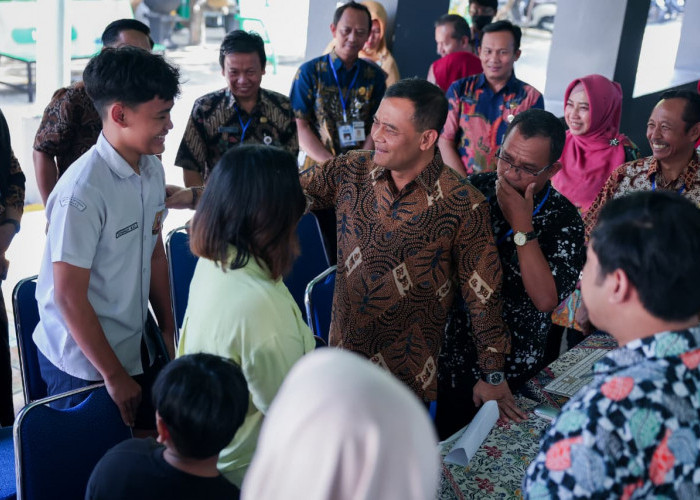 Ahmad Luthfi Pantau Langsung SPMB Jateng 2026, Tegaskan 