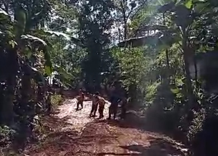Jalan Penghubung Desa Citimbang-Gunungsugih Putus, Akses Transportasi Teganggu