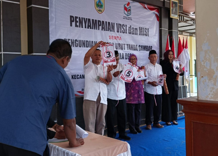 Diantar Ribuan Pendukung, Wahadi Paparkan Visi-Misi Pilkades Cibiuk Pemalang