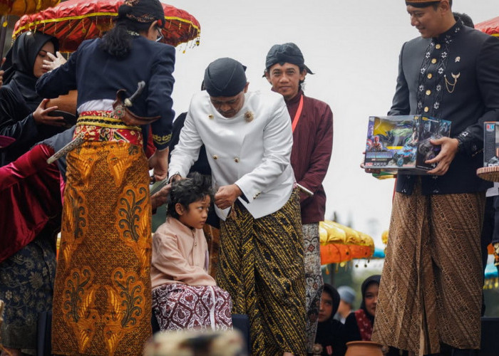 Gubernur Jateng Dorong Ritual Cukur Rambut Gimbal Dieng Culture Festival Mendunia