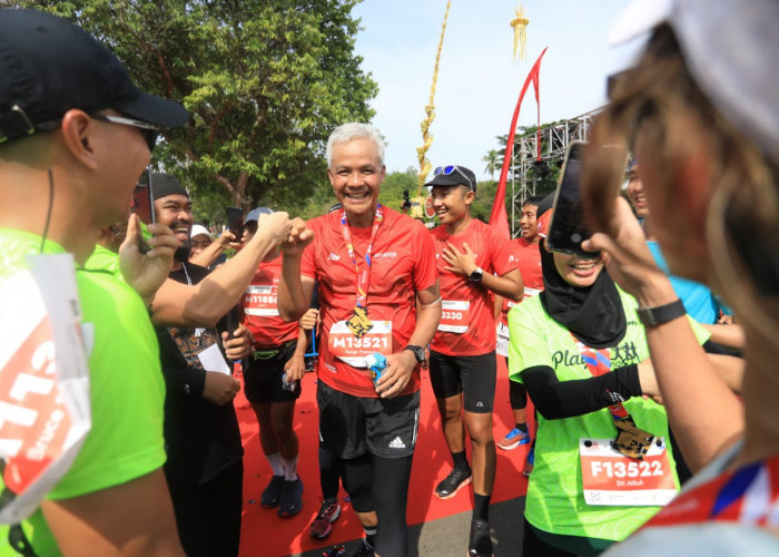 Borobudur Marathon 2022, Ganjar Pecah Rekor Lari 21 KM, Sempat Mules dan Mampir di Rumah Warga Sebelum Finis