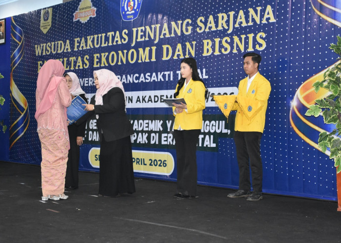Wisuda Sarjana FEB UPS, Dr Dewi Indriasih Berpesan: Bekerjalah Bukan Hanya untuk Hasil, Tapi Memberi Dampak