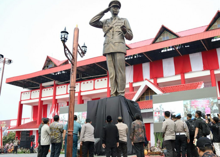 Dikenal Sebagai Polisi Paling Jujur, Monumen Jenderal Hoegeng Tegak Berdiri di Pekalongan