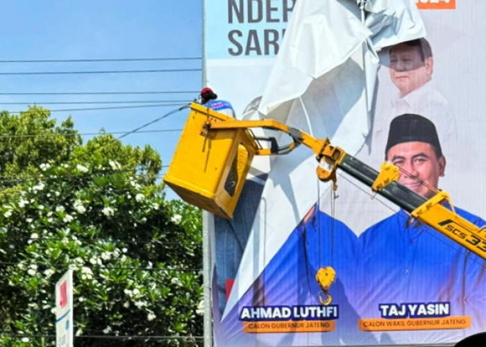 Baliho dan Baner Cagub dan Cabup di Jalan-jalan Protokol di Pemalang Dicopot