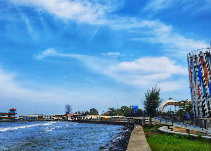 7 Spot Foto Instagramable di Pantai Pasir Kencana Pekalongan, Wajib Dicoba!