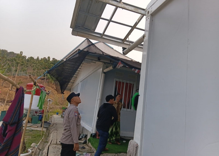 Sapuan Puting Beliung Rusak Huntara Desa Capar, Kepolisian Pastikan Tak Ada Korban
