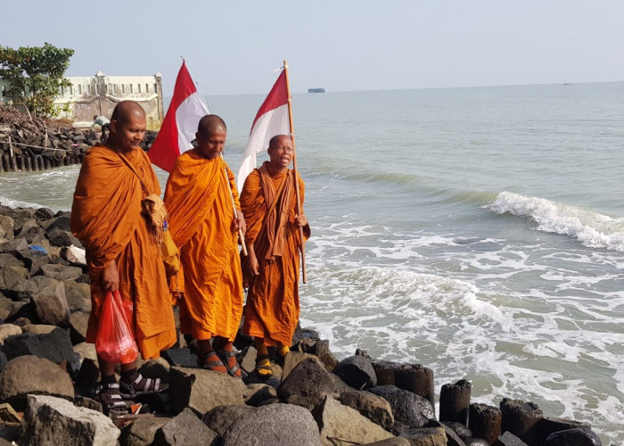 Biksu Thailand Disambut Hadroh dan Karawitan, Bupati Tegal: Mereka Terkesan