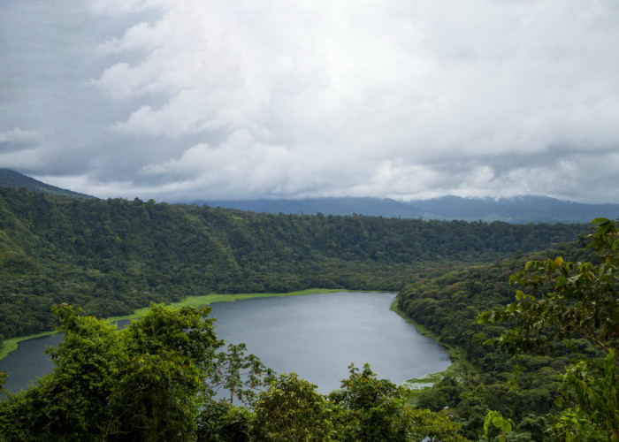5 Danau Paling Angker di Jawa dengan Mitos yang Bikin Merinding, Ada yang Jadi Tempat Mandi Para Dewi?