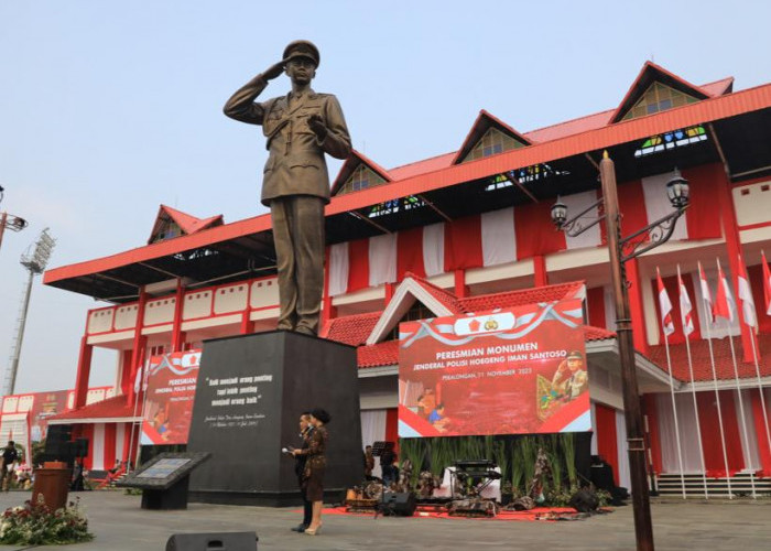 Hadiri Peresmian Monumen Jenderal Hoegeng, Pj Gubernur Jateng: Idola Junior Polri dan Tauladan Bagi Kami
