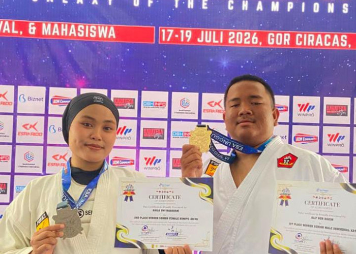 Sabet Emas dan Perak, Dua Karateka FKIP UPS Tegal Bersinar di Kancah Internasional