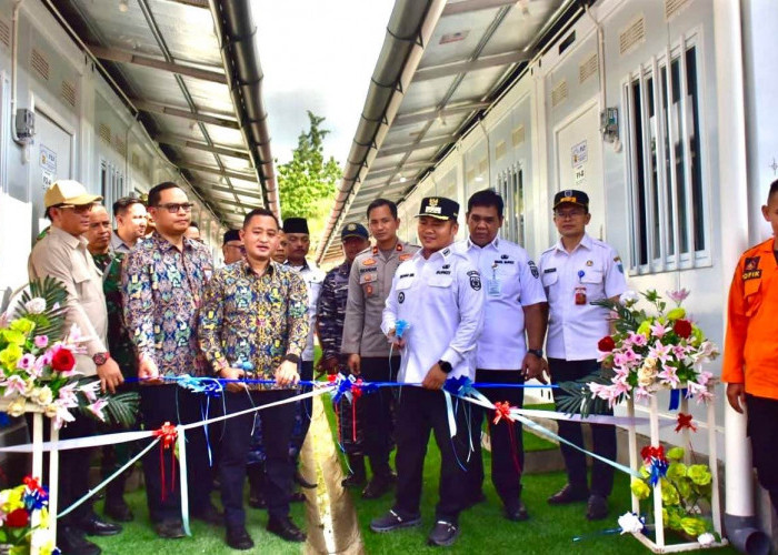 353 Huntara Diserahkan, Bupati Tegal Dorong Percepatan Huntap Warga Terdampak Tanah Bergerak Padasari