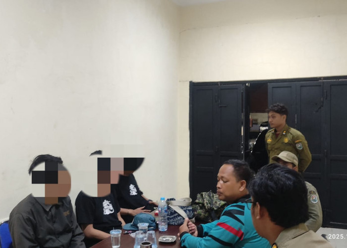 Tiga Pria di Tegal Diamankan Satpol PP Gegara Menggambar di Tembok Rumah Orang
