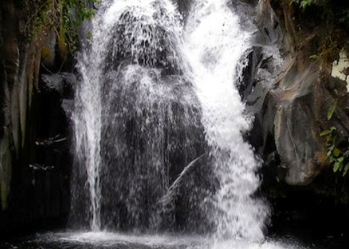 5 Mitos Curug Sigeong di Tegal Kabupaten yang Menarik Wisatawan