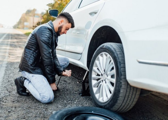 Cuman 10 Menit, Begini 10 Tips Mengganti Ban Mobil dengan Aman dan Cepat 