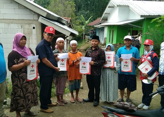 10 Rumah di Tegal Rusak Akibat Tanah Bergerak, PMI Gelontorkan Bantuan