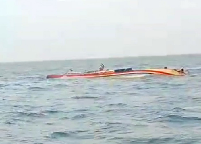 Dihantam Cuaca Ekstrem, Kapal Nelayan di Tegal Rusak dan 52 ABK Batal Melaut