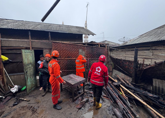 Angin Kencang Terjang Batumirah Bumijawa Tegal, 9 Rumah Rusak dan 1 Warga Terluka