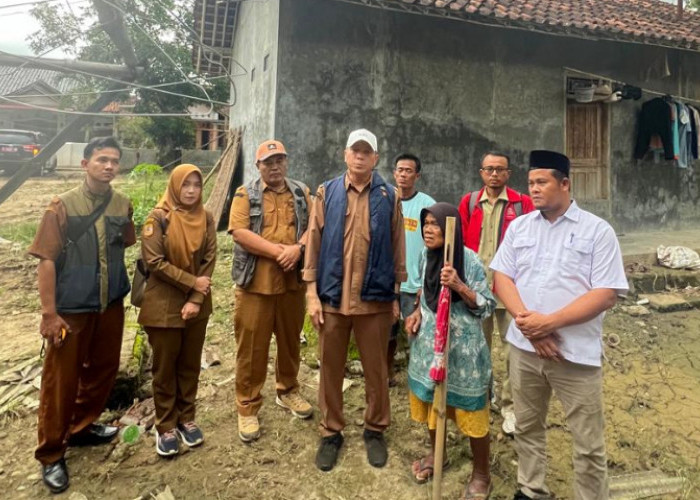 Diterjang Banjir, Rumah Lansia di Brebes Rusak Berat: Dinperwaskim Gandeng Baznas Lakukan Ini