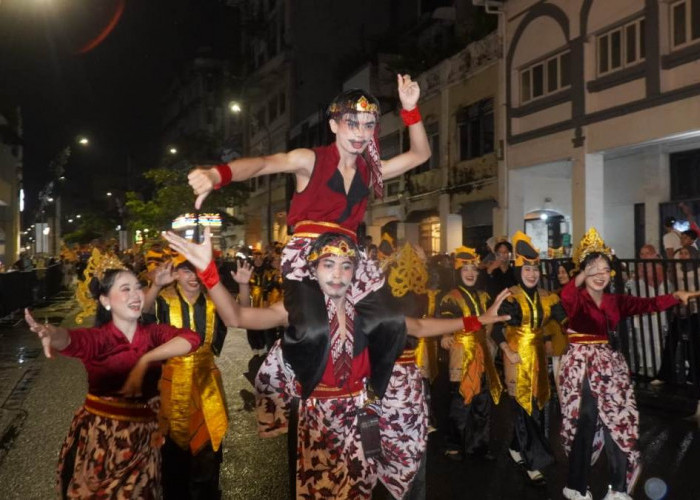 Tari Geol Tegal Pukau Ribuan Warga di Karnaval Budaya APEKSI Medan 