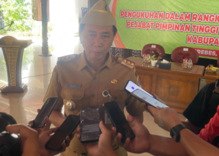 Jabatan Diperpanjang, Pj Bupati Brebes Iwanuddin Iskandar Kembali Kukuhkan Djoko Gunawan Jadi Sekda