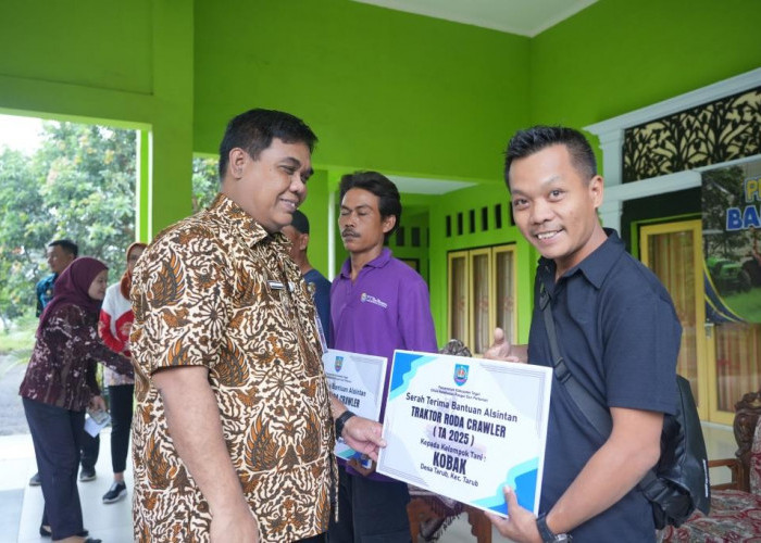 11 Gapoktan Kabupaten Tegal Terima Bantuan Alsintan