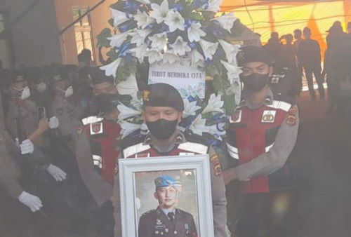 Jenazah Brigadir Joshua Diautopsi Ulang 4 Jam Lalu Dimakamkan Kedinasan, Pengacara Bilang Begini 