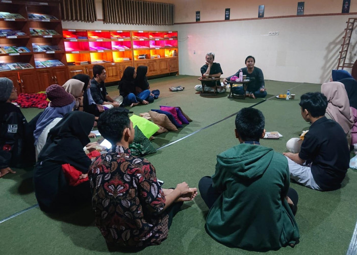Latih Anggota Diskusi hingga Menulis, Klub Baca Damar SMAN 1 Brebes Komitmen Cetak Generasi Penerus