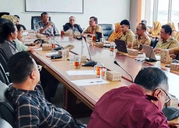 Ketua DPRD Murka Saat Audiensi dengan Guru Honorer Pemalang, Tenyata karena Hal Ini