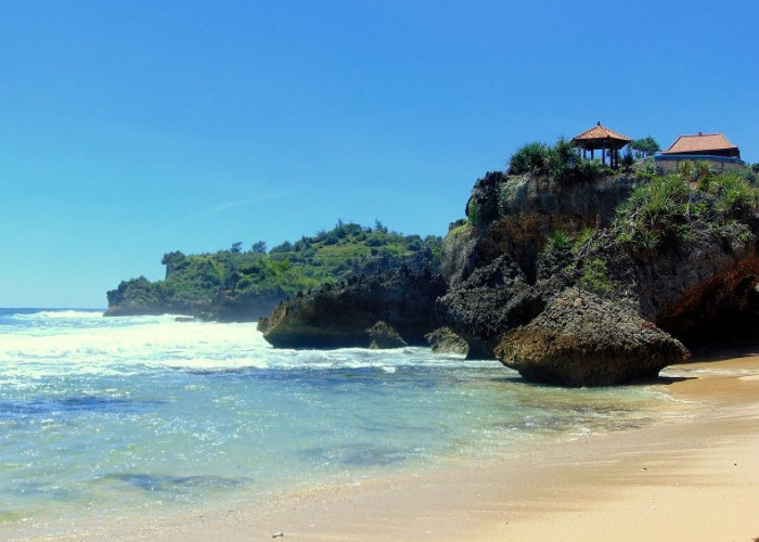 Menikmati Keajaiban Pantai Kukup di Yogyakarta: Alam, Tradisi, dan Liburan yang Memukau