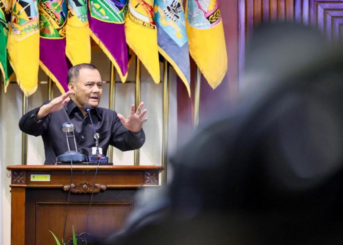 Sampaikan LKPJ TA 2025, Gubernur Jateng Klaim Kemiskinan dan Penganguran Turun