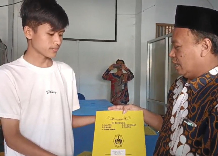 Alhamdulillah! Ijazah Kakak Beradik di Brebes yang Tertahan Akhirnya Diserahkan Pihak Sekolah Secara Gratis