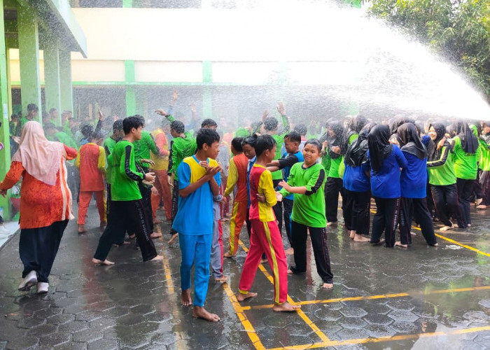 Bertaruh Nyawa Sembari Kepung Api, Kondisi Damkar Tegal Krisis Peralatan