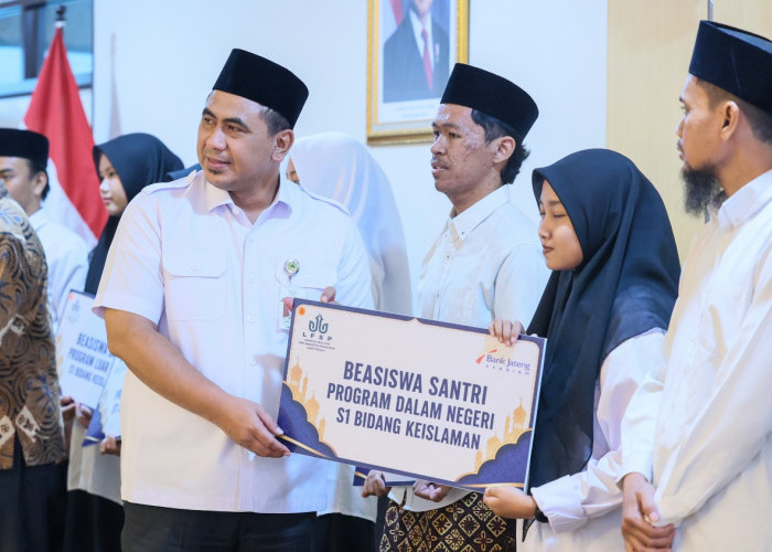 Wagub Taj Yasin Dorong Integrasi Sains STEM dan Nilai Pesantren