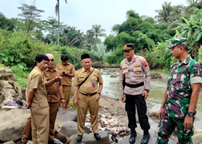 Belum Selesai Maksimal, Forkopimcam Cek Bendungan di Kedungoleng Paguyangan Brebes