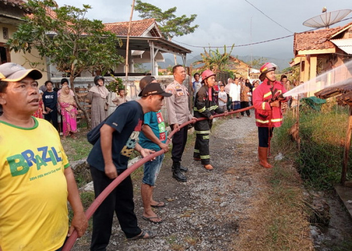 Selang Gas Bocor, Rumah Tukang Kayu di Purbayasa Brebes Ludes Terbakar