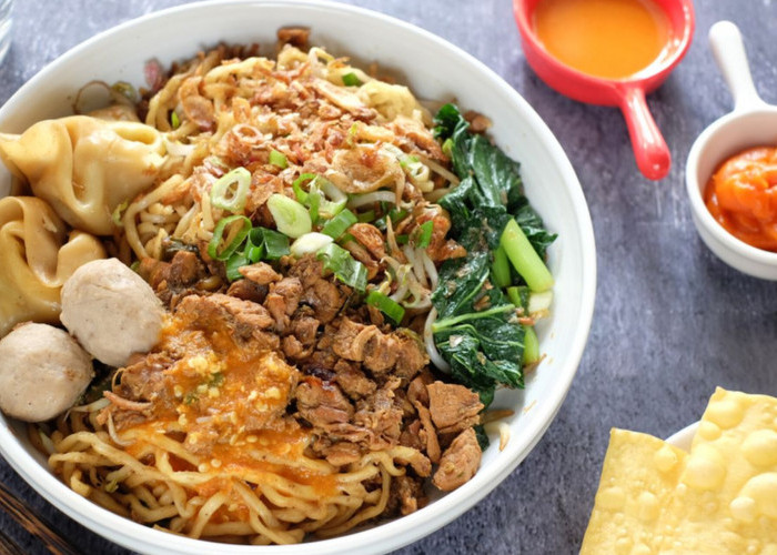 3 Mie Ayam di Purwokerto yang Bikin Nagih, Cuma Belasan Ribu per Porsi!