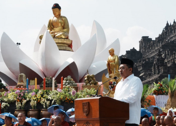 Biksu Thudong Rayakan Waisak di Candi Borobudur, Wamenag Bilang Begini