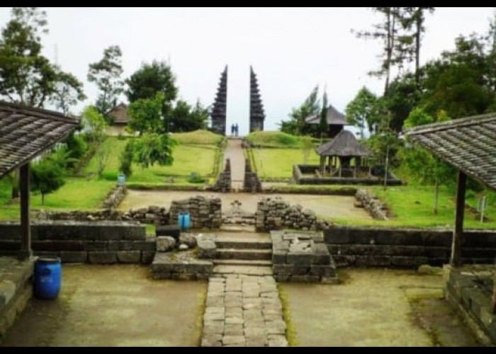 6 Mitos Candi Cetho Jawa Tengah, Terdapat Patung Orang Sumeria yang Mencuri Perhatian
