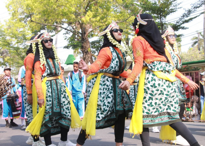 73 Kontingen Unjuk Kebolehan Dalam Karnaval Pelajar di Kabupaten Tegal