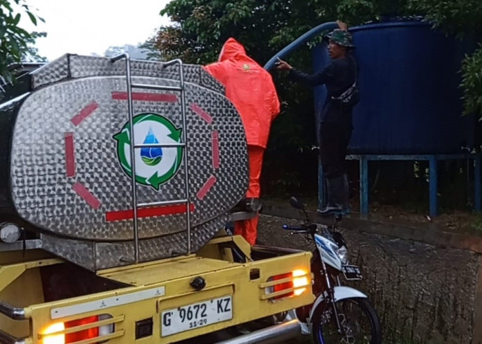 Tanah Bergerak Padasari: Perumda Tirta Ayu Kirim Armada Tangki Air Setiap Hari