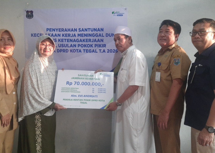 BPJS Ketenagakerjaan Tegal Serahkan Santunan Rp70 Juta untuk Pekerja Rentan